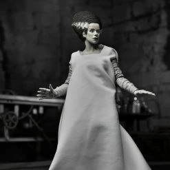 NECA Universal Monsters Ultimate Bride Of Frankenstein (Black & White)