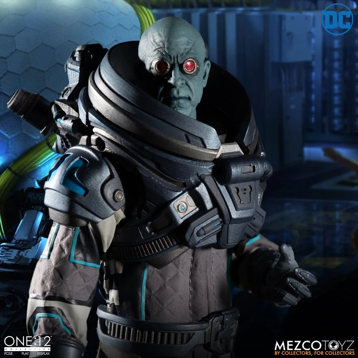 DC Comics Mezco One:12 Collective Deluxe Mr. Freeze 7 DC Comics Mezco One:12 Collective Deluxe Mr. Freeze - Image 5