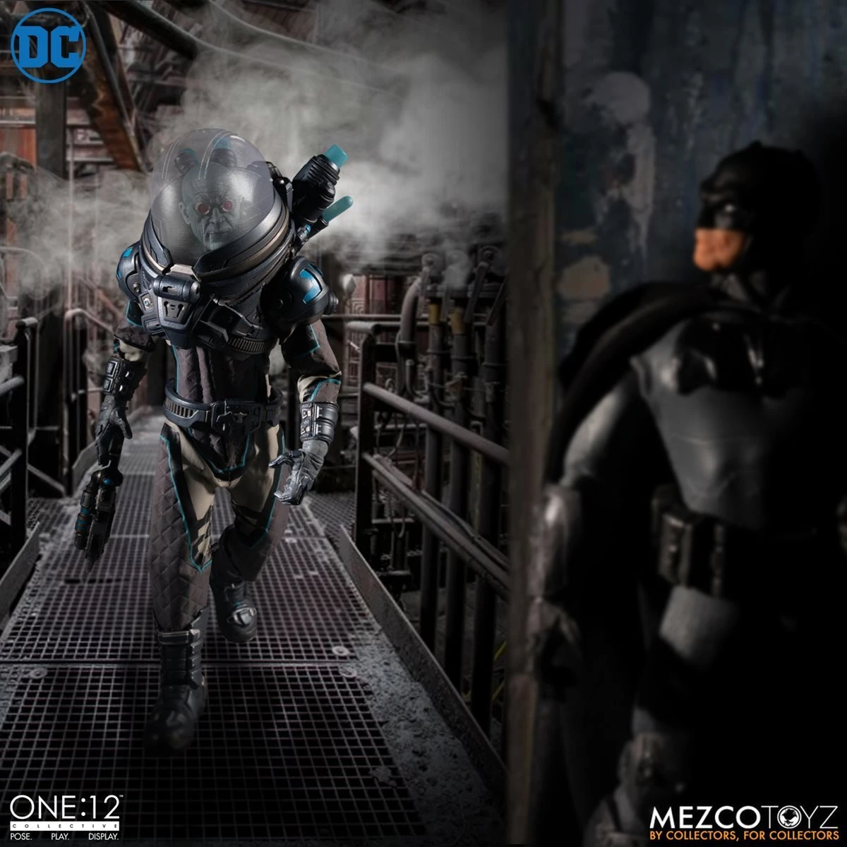 DC Comics Mezco One:12 Collective Deluxe Mr. Freeze 8 DC Comics Mezco One:12 Collective Deluxe Mr. Freeze - Image 6