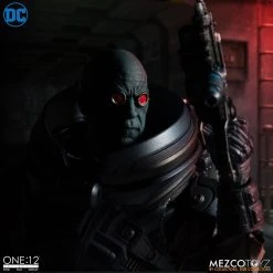 DC Comics Mezco One:12 Collective Deluxe Mr. Freeze 21 DC Comics Mezco One:12 Collective Deluxe Mr. Freeze -Nerdzoic Sales freeze08 168611