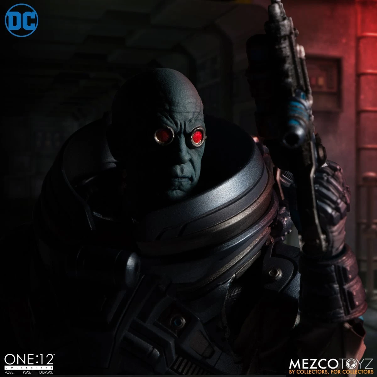 DC Comics Mezco One:12 Collective Deluxe Mr. Freeze 9 DC Comics Mezco One:12 Collective Deluxe Mr. Freeze - Image 7
