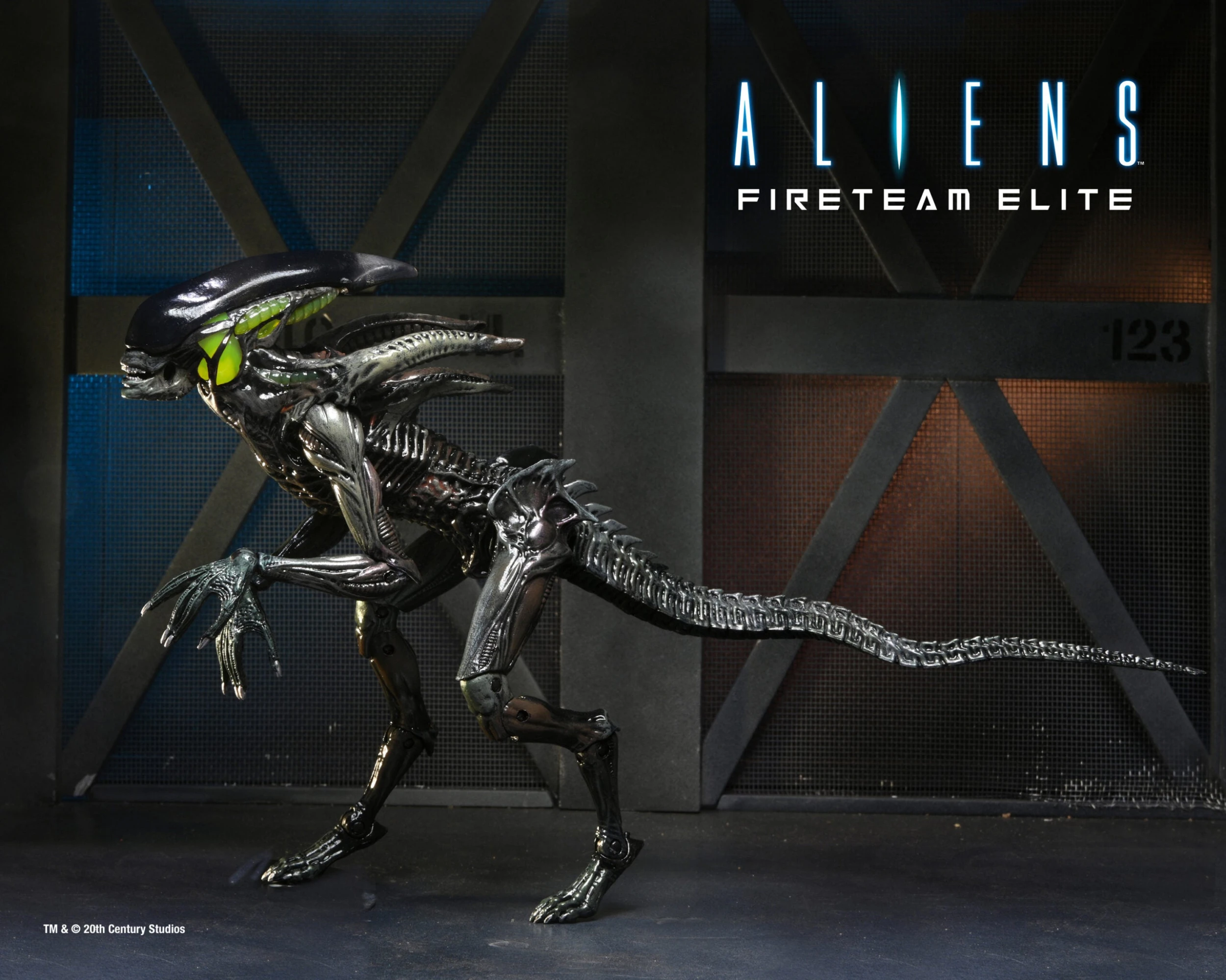 NECA Aliens 7" Scale Fireteam Elite Spitter (Series 2) 5 NECA Aliens 7" Scale Fireteam Elite Spitter (Series 2) - Image 3
